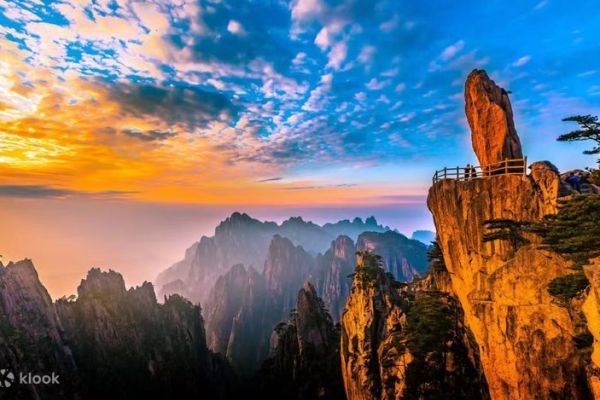 Conquering Huangshan: China’s Iconic Yellow Mountains